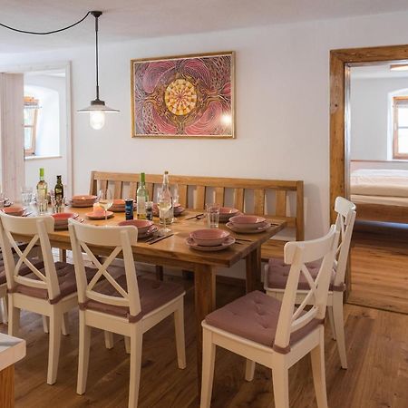 Gehobenes Ambiente In Historischer Wohnung Walting Dış mekan fotoğraf