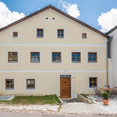 Gehobenes Ambiente In Historischer Wohnung Walting Dış mekan fotoğraf