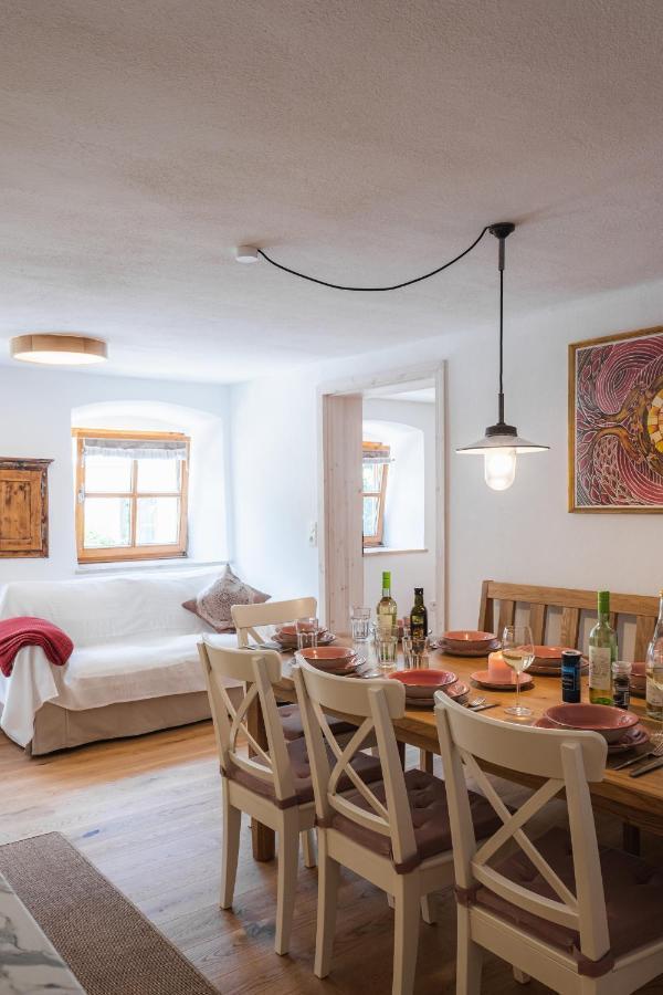 Gehobenes Ambiente In Historischer Wohnung Walting Dış mekan fotoğraf