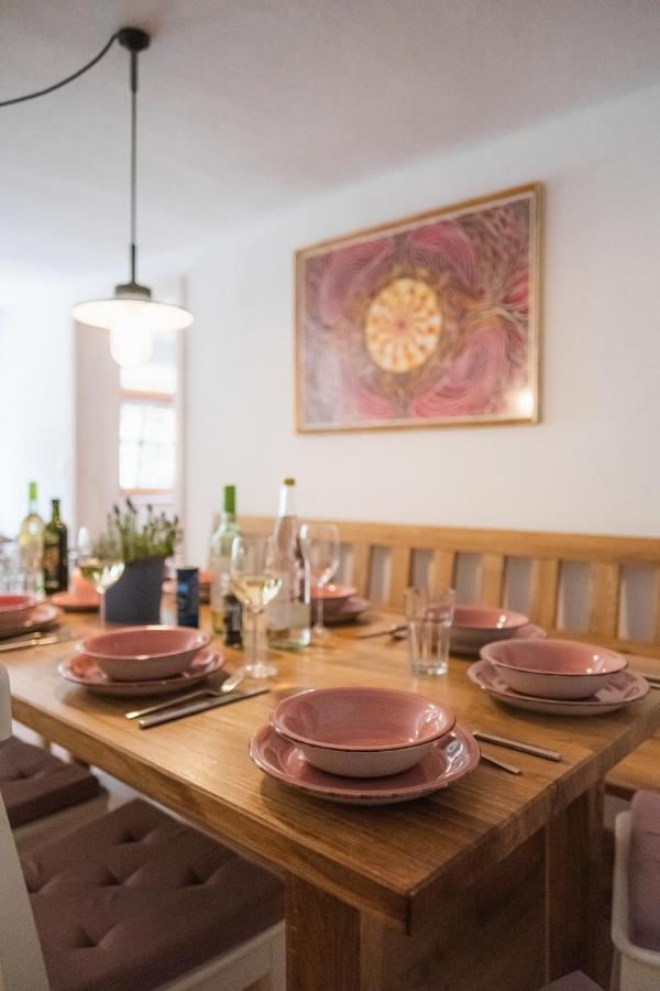 Gehobenes Ambiente In Historischer Wohnung Walting Dış mekan fotoğraf