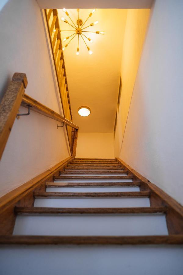 Gehobenes Ambiente In Historischer Wohnung Walting Dış mekan fotoğraf